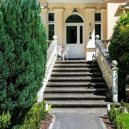 Luxurious With Parking And Garden Near The Sea In By Renters Prestige * Sopot