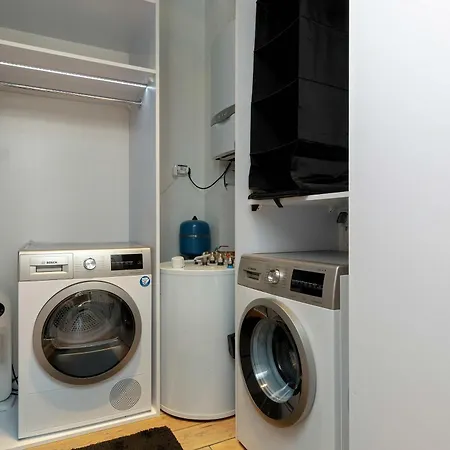 Luxurious With Parking And Garden Near The Sea In By Renters Prestige Lägenhet