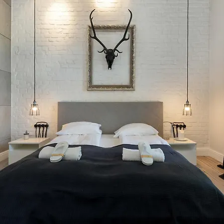 Lägenhet Luxurious With Parking And Garden Near The Sea In By Renters Prestige