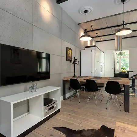 Lägenhet Luxurious With Parking And Garden Near The Sea In By Renters Prestige