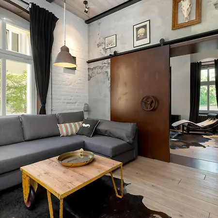 Luxurious With Parking And Garden Near The Sea In By Renters Prestige Sopot