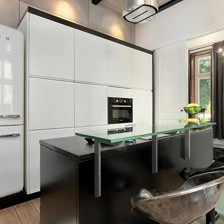 Luxurious With Parking And Garden Near The Sea In By Renters Prestige Lägenhet *