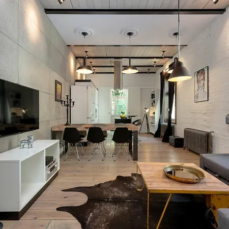 Luxurious With Parking And Garden Near The Sea In By Renters Prestige Lägenhet *