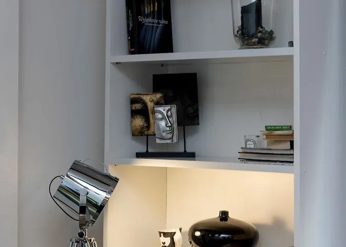 Luxurious With Parking And Garden Near The Sea In By Renters Prestige