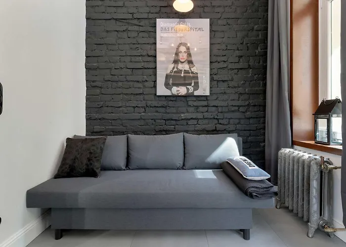 Luxurious With Parking And Garden Near The Sea In By Renters Prestige *