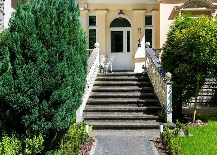 Luxurious With Parking And Garden Near The Sea In By Renters Prestige * Sopot