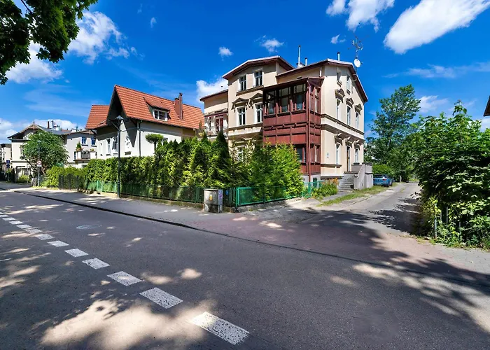 アパート Luxurious With Parking And Garden Near The Sea In By Renters Prestige ソポト