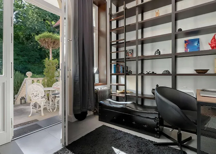 アパート Luxurious With Parking And Garden Near The Sea In By Renters Prestige