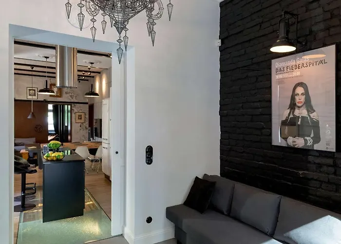 Luxurious With Parking And Garden Near The Sea In By Renters Prestige アパート *