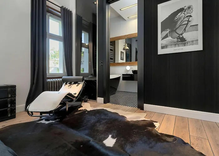 アパート Luxurious With Parking And Garden Near The Sea In By Renters Prestige *