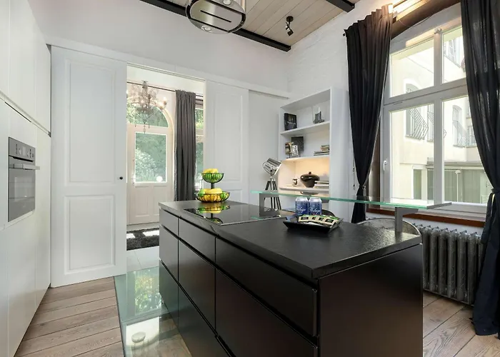 アパート Luxurious With Parking And Garden Near The Sea In By Renters Prestige ソポト